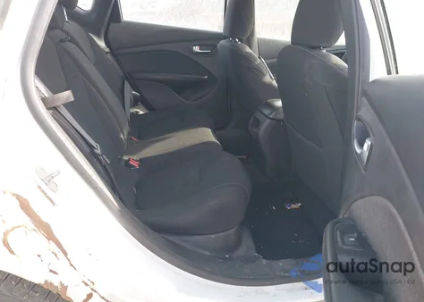 2014 Dodge Dart Sxt z USA, uszkodzony, nr VIN 1C3CDFBB6ED919704